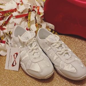 Nfinity Evolution Shoes | Size 5